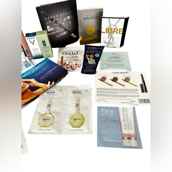 Ulta Beauty Makeup Snowflake Sweater Knit Bag w Sealed Items Extra Facial Masks - Picture 4 of 10